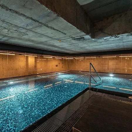 Loft12 - Pool, Wellness, Gym, 12min To Center Apartment Prag